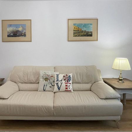 2_Traveler'S Retreat Appartement Braşov Buitenkant foto