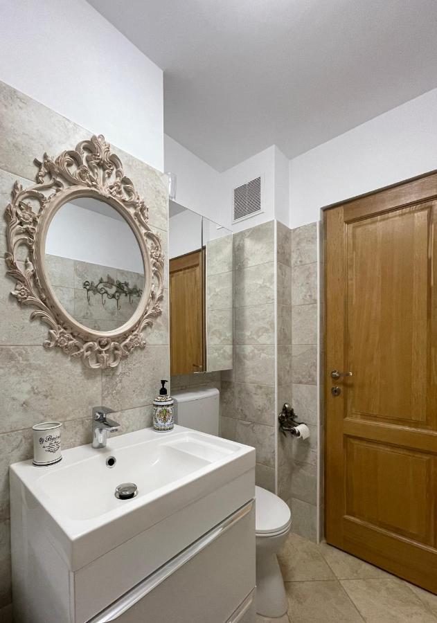 2_Traveler'S Retreat Appartement Braşov Buitenkant foto